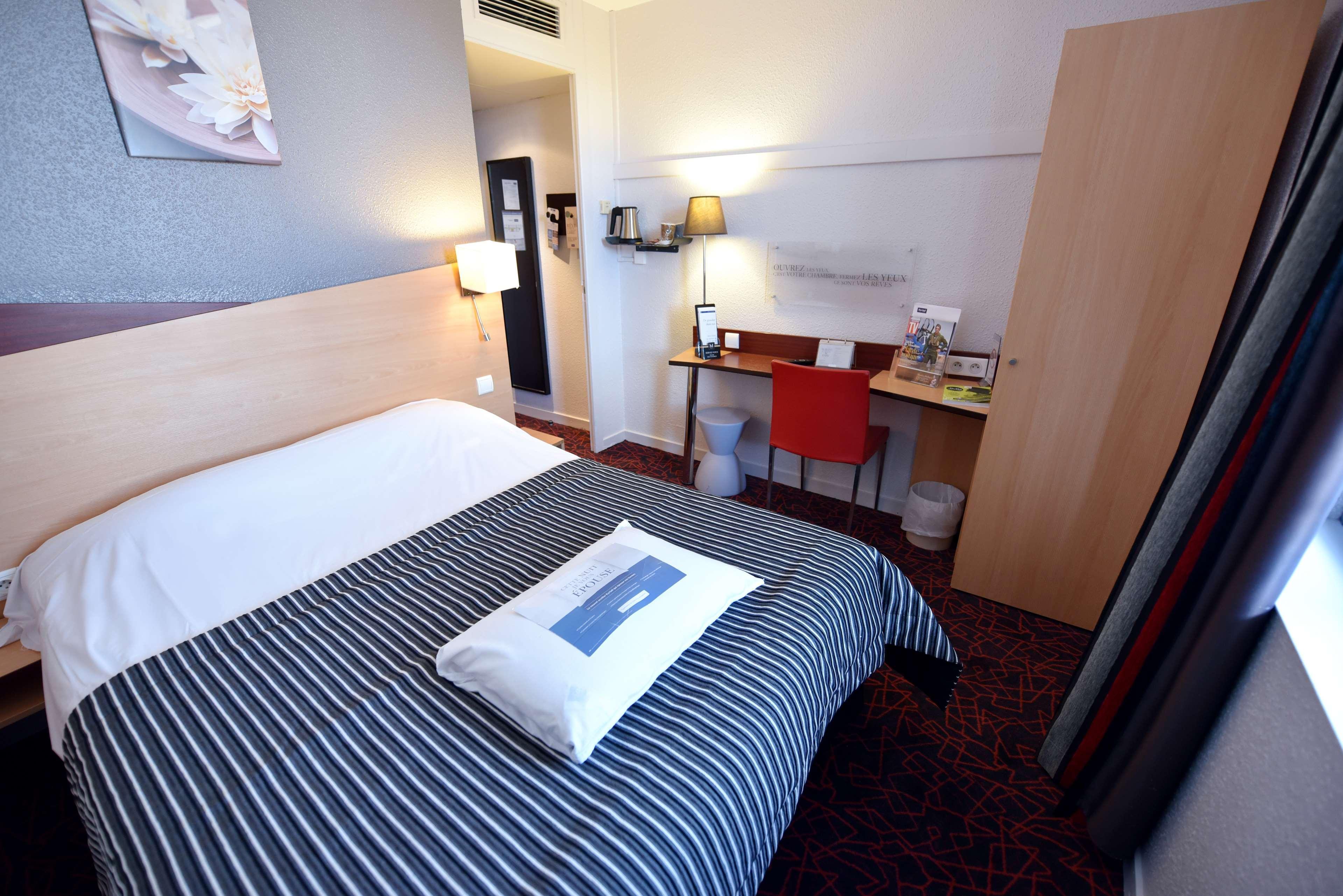 Kyriad Hotel Dijon Gare Exteriör bild