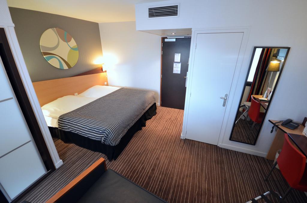 Kyriad Hotel Dijon Gare Exteriör bild